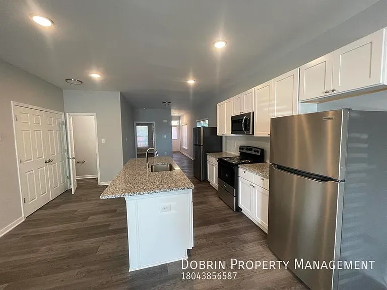 2080 Moore St — Photo 2