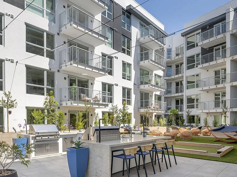 Portico Waterfront — Photo 40