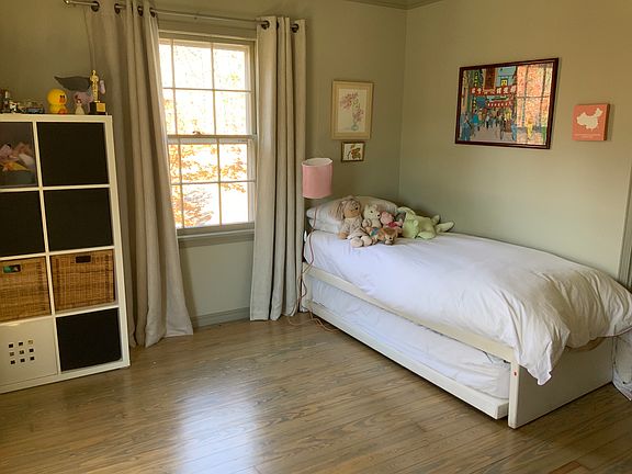2nd image of 2210 E Manor Dr