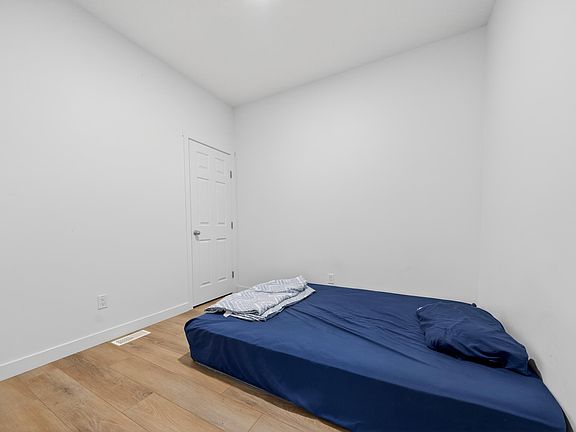 5th image of 1684 12th St NW