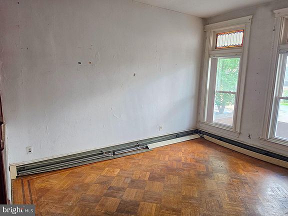 4th image of 1622 Ruxton Ave