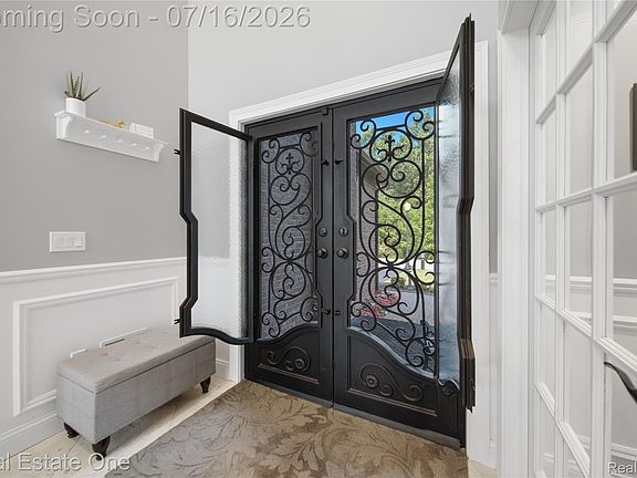 4th image of 10641 Lone Oak Cir