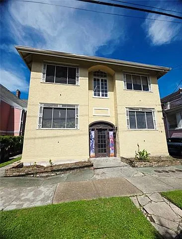 2 bed, 1.0 bath, 1238 sqft, $1,500 — Photo 1