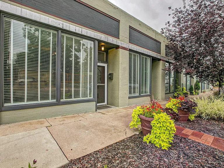 2916 Irving St — Photo 1