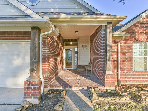 3rd image of 3811 Oakwilde Cir