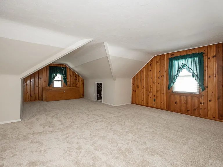 8310 Salisbury Dr — Photo 23