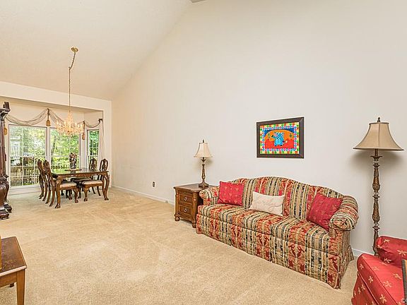 3rd image of 9195 Grace Manor Ct
