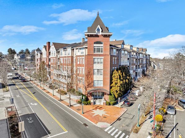 35 W Broad St Unit 211