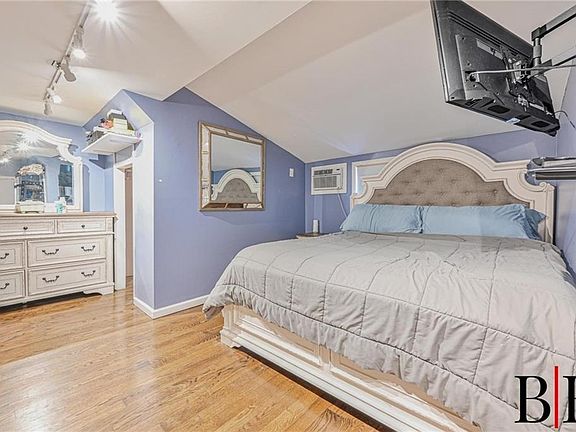 5th image of 48 Canton Ct