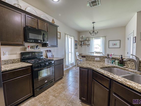 5th image of 23197 Apricot Dr