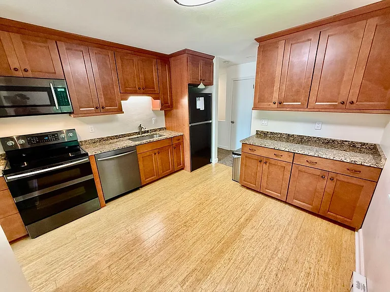 205 Village Dr — Photo 6