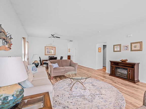 5th image of 30 Burnside Dr