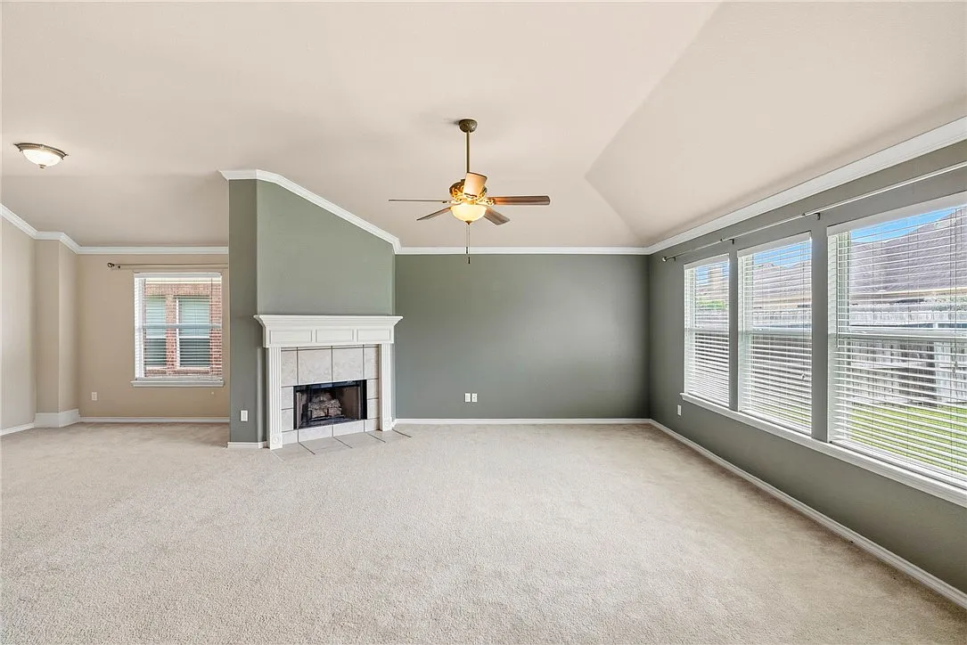 3 bed, 2.0 bath, 1785 sqft, $2,250 — Photo 3