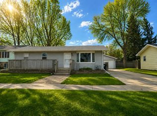 4811 6th Ave N, Grand Forks, ND 58203