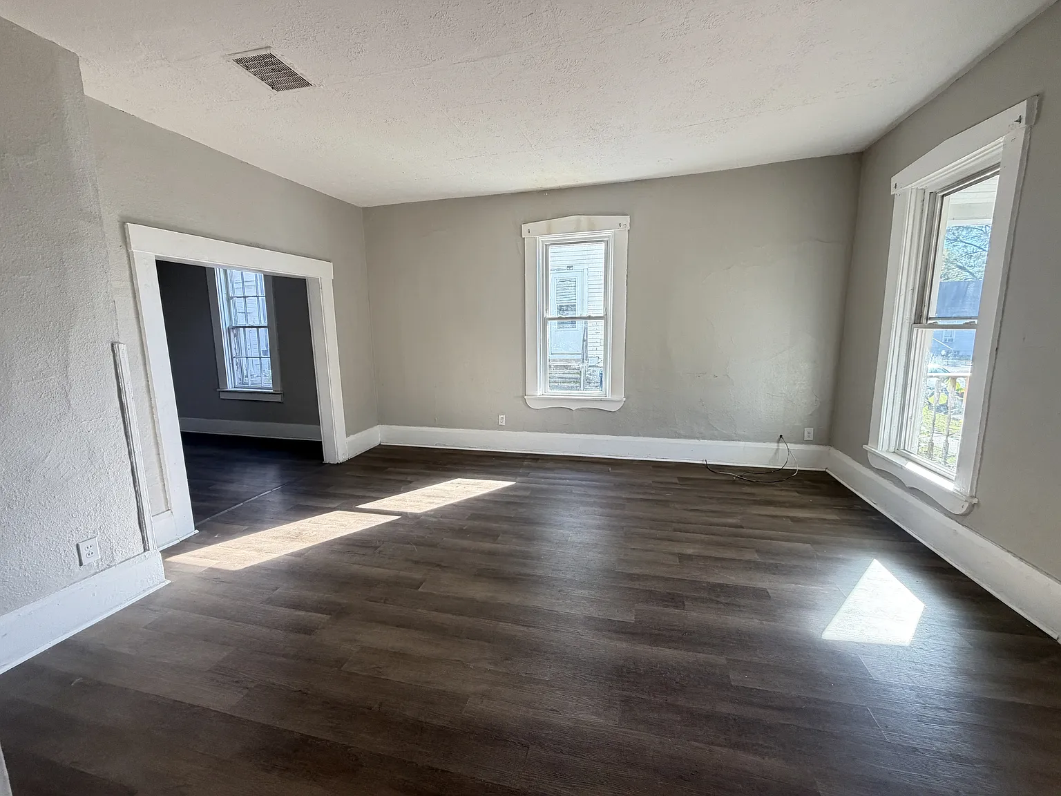 206/208 W. Auburn Ave. - 206 — Photo 2