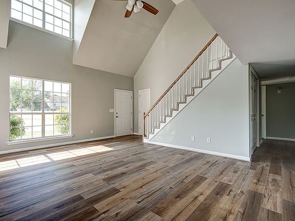 2nd image of 606 Laurel Woods Ct