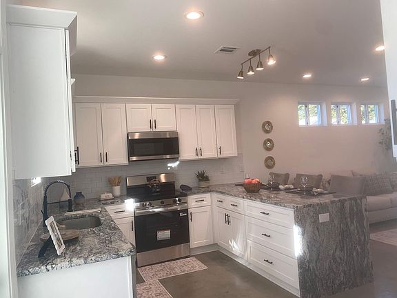 5th image of 618 S Washington St #10-A