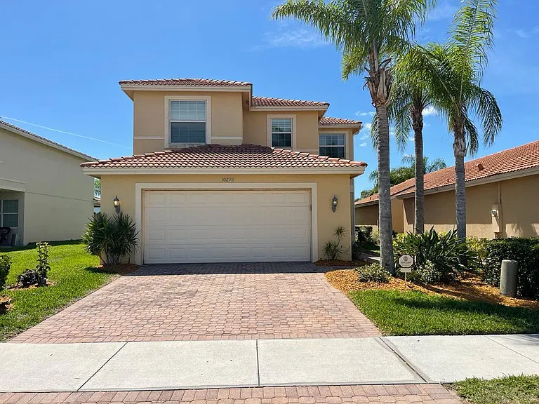 10298 Barberry Ln — Photo 3