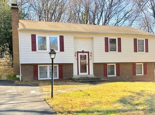 6803 Stoneybrooke Ln, Alexandria, VA 22306