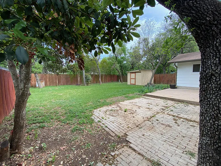 7211 Southwind Dr — Photo 23