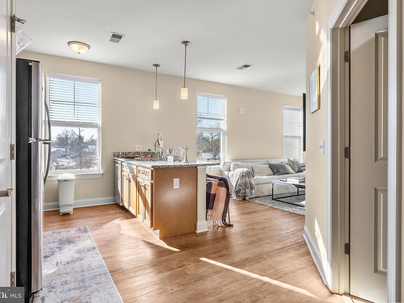 1 bed, $2,000 — Photo 2