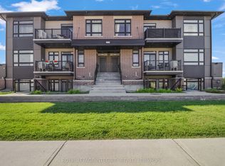 55 Overberg Way #H, Ottawa, ON K2S 2Y4