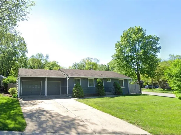 3209 W 72nd St, Prairie Village, KS 66208