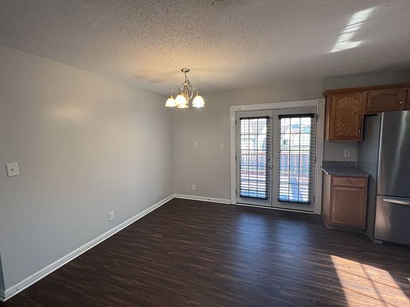 3rd image of 1553 Autumn Dr