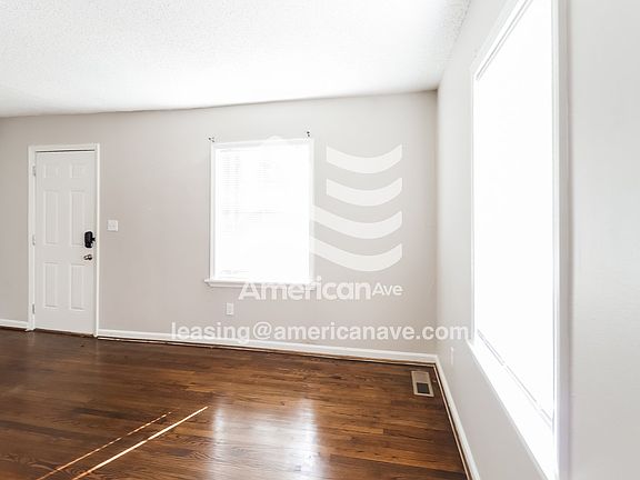 190046_003_wm_-_living_room_13328824.jpg