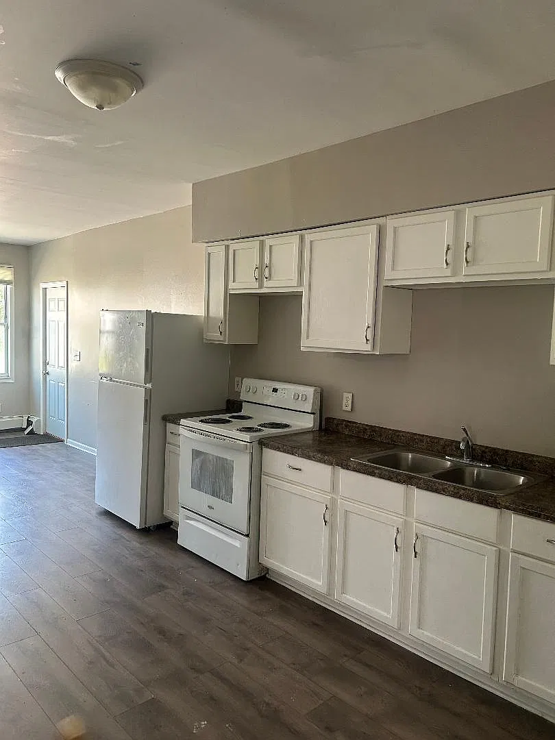 3 bed, 850 sqft, $1,475 — Photo 1