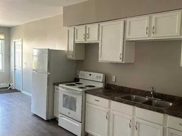 1204 7th St E APT 1, Saint Paul, MN 55106