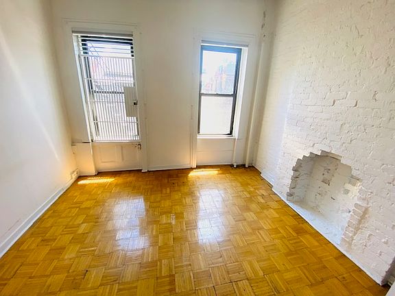 2nd image of 124 Mac Dougal St #20