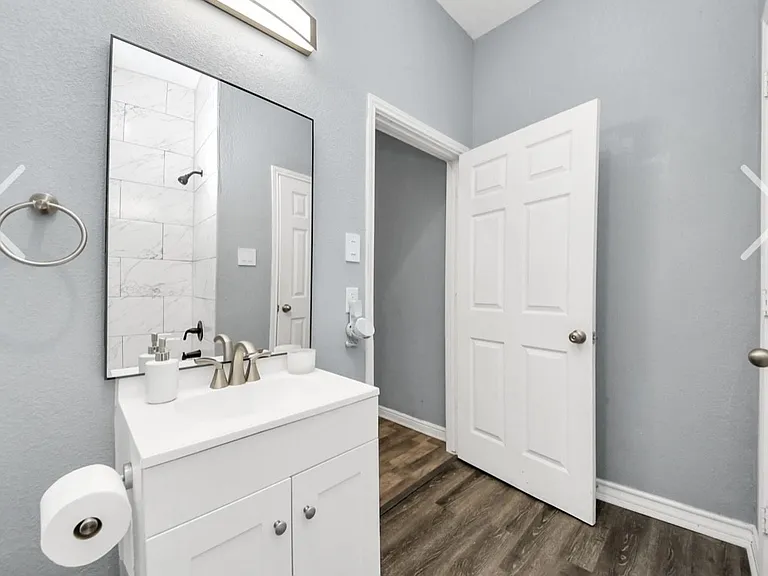 3025 Drew St — Photo 8