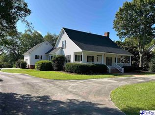726 Lakeshore Dr, Bennettsville, SC 29512