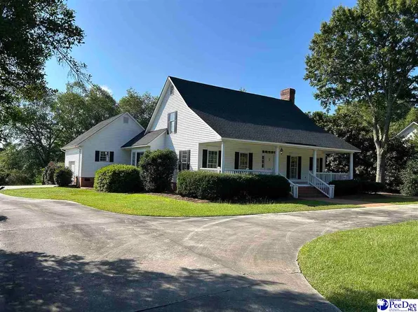 726 Lakeshore Dr, Bennettsville, SC 29512