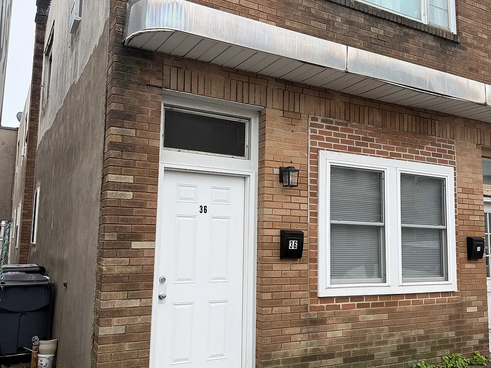 36 W Blaine St #1