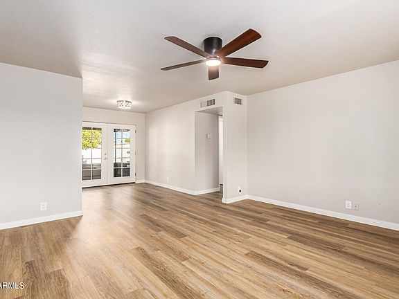 4th image of 6034 E DES MOINES Street