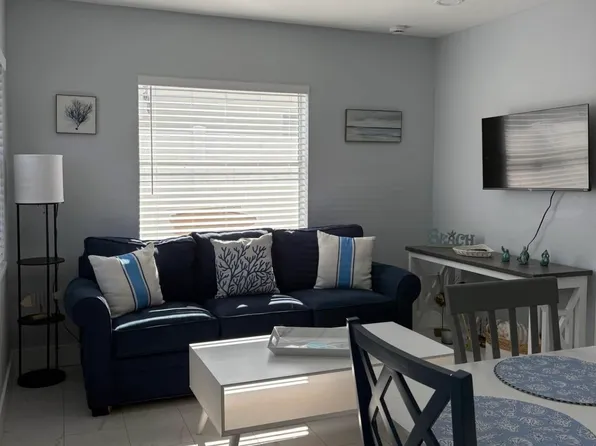 232 147th Ave E, Madeira Beach, FL 33708