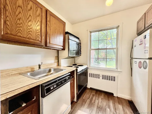 182 Pinewood Road #28, Hartsdale, NY 10530