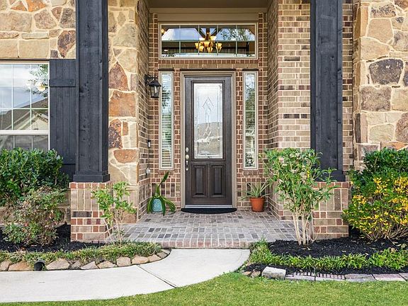 4th image of 23519 Lutettia Ln