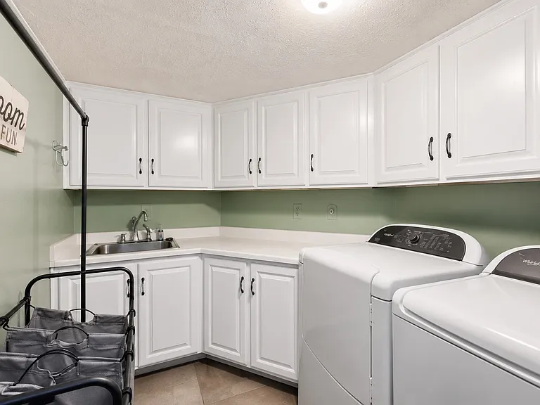 3396 E Daneborg Dr — Photo 22