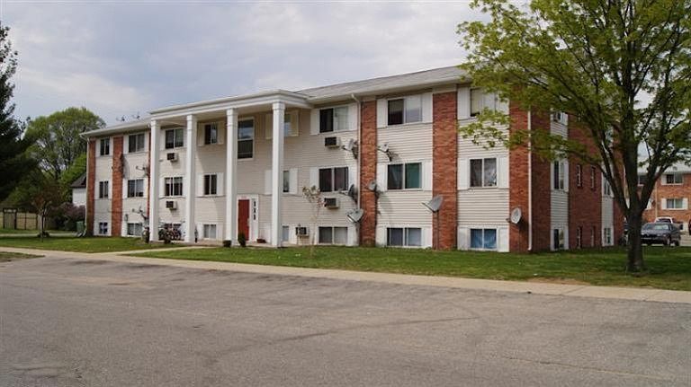 1st image of 533 W 20th St