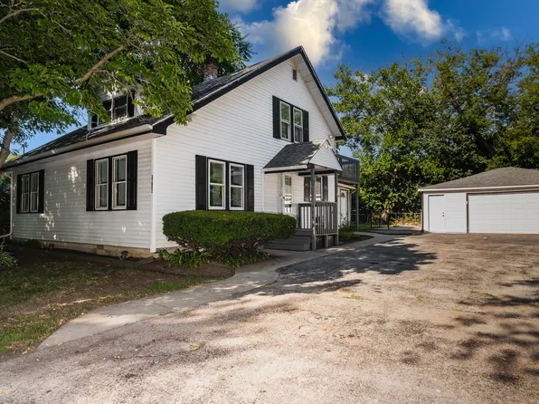 37902 N West St, Spring Grove, IL 60081