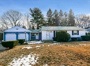 44 Blue Hill Dr, Warwick, RI 02886