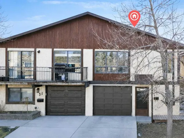 49 E Beacham Way NW, Calgary, AB T3K 1R7