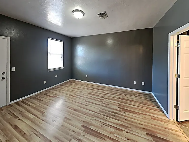 1713 W Palm Pl — Photo 6