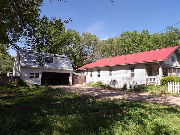 3rd image of 1114 W Olive Ave