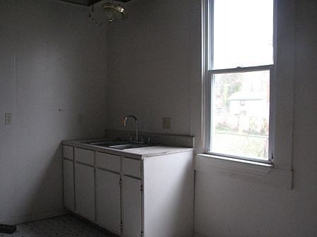 4th image of 3114 4th Ave