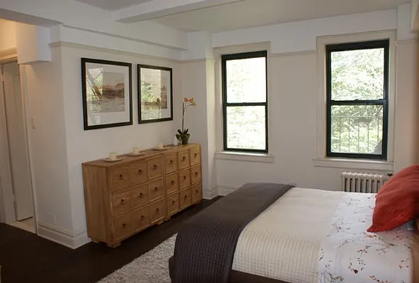 Sold by Shares of New York Marketing LLC | media 25