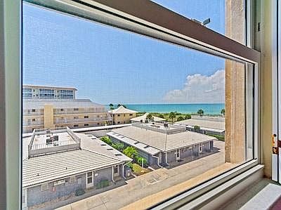 4th image of 1255 Tarpon Center Dr APT 211
